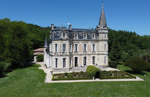 Clairac House | Château LENA private chateau with panoramic views, stunning park and pool!