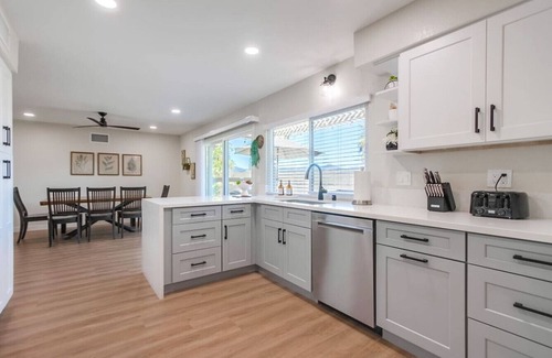 Midway House | Chateau Maravilla -3BR- Luxury Hidden Oasis