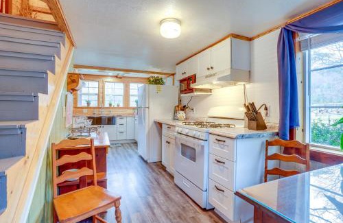 Hood House | Chateau Merlot - Private Appalachian Cottage