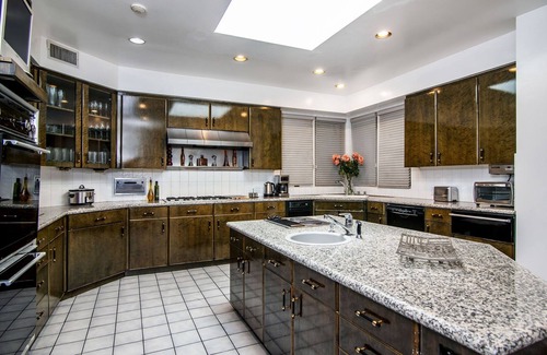 Playa Del Rey Villa | Chateau Pacific | Playa Del Rey Mansion | Jacuzzi | Game Room | BBQ | Ocean View