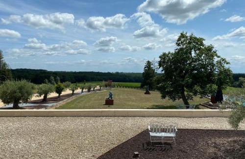 Saint-Martin-du-Bois Bed & Breakfast | Chateau Prieure Marquet