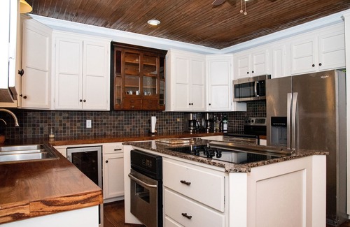 Chappell Hill House | Chateau Relaxo - Farmhouse on 19 acres, Pool + pool house + Games, Sleeps 20