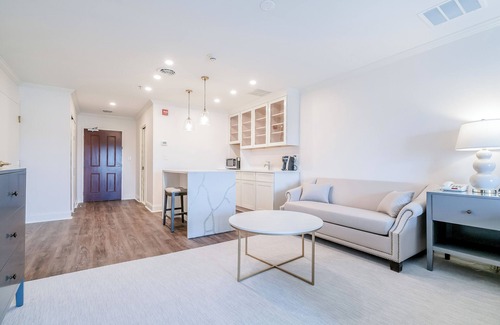 Egg Harbor City Hotel | Chateau Renault