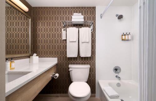Downtown Victoria Hotel | Chateau Victoria Hotel & Suites
