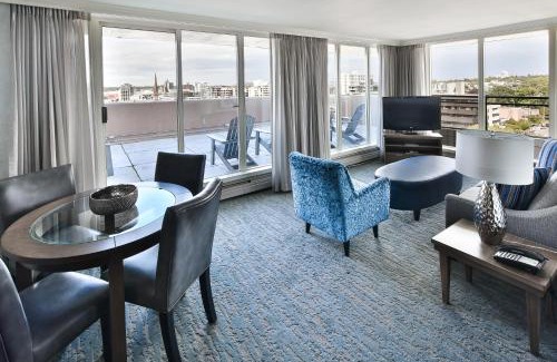 Downtown Victoria Hotel | Chateau Victoria Hotel & Suites