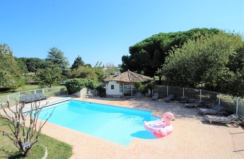 Arvert Cottage | Chateauneuf du Pape (meadow view)