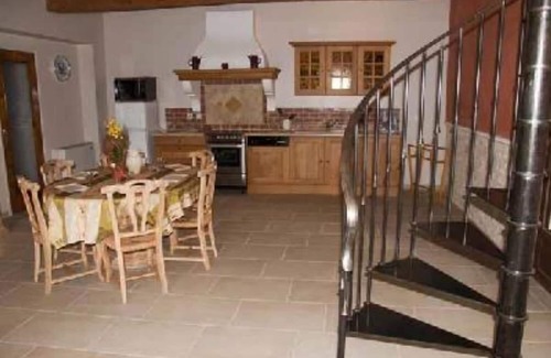 Chateaurenard Apartment | Chateaurenard: Apartment/flat - Chateaurenard