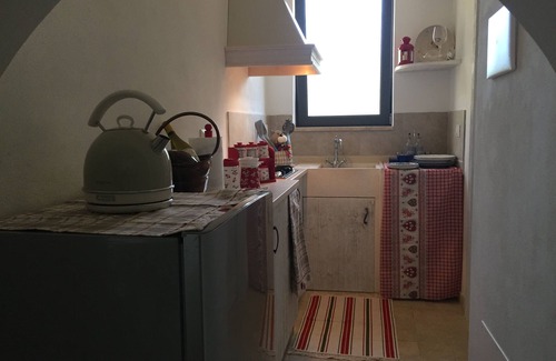 San Michele Salentino House | Chateaux des Trulli Charming and rustic trullo .