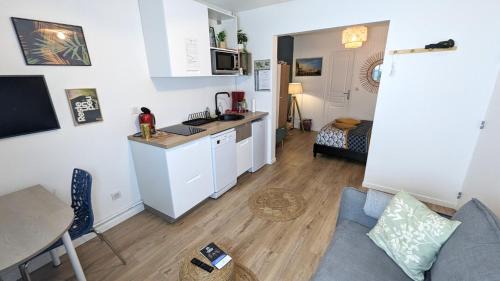 Verdun Apartment | CHATEL - Centre Ville - 1 Lits - Canapé convertible - Chambre communicante - Parking Proche - Géré par PrestaZen'Services