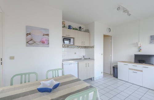 Quartier du Casino Apartment | Châtelaillon-Plage: Sea view apartment for 2 with pool