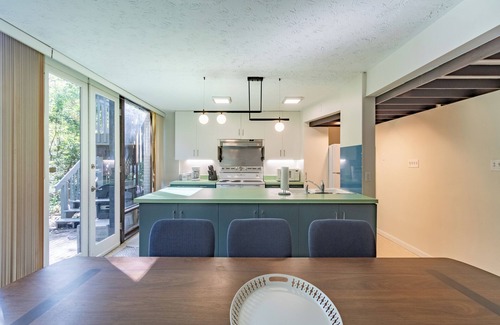Lawrence House | Chatham House: Indy Retro Retreat - spacious 5-bedroom house with backyard