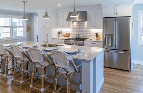 Chatham House | Chatham Loop/Stage Neck/5 Bed/6 Bath