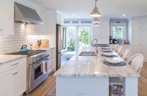 Chatham House | Chatham Loop/Stage Neck/5 Bed/6 Bath