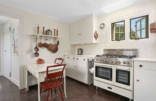 Chatham House | Chatham's Best Location/Oceanside/Walk to Town and Beaches