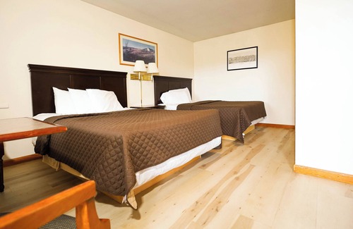 Old Chatham Hotel | Chatham Travel Lodge