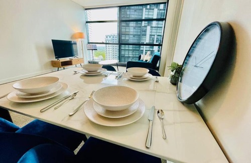 Chatswood Apartment | Chatswood One bedroom + Study (Parking, Gym, Pool)
