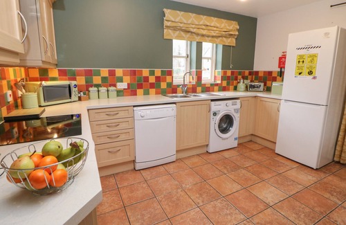 Beeley Cottage | CHATSWORTH, family friendly, character holiday cottage in Two Dales