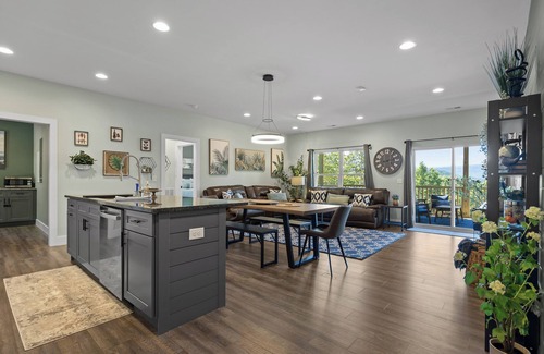 Rossville Cabin | Chatt Vistas-4bdr-2Units-Theater-Hot Tub-Sleeps15+