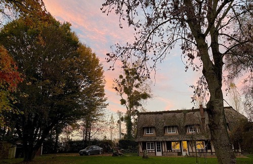 Saint-Gregoire-du-Vievre House | Chaumière Charmante Rénovée en Pleine Campagne