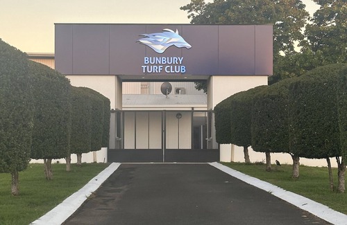 South Bunbury House | Chay’s Place Family, Business and Pet friendly
