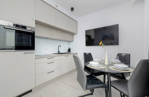 Uniescie Apartment | Chełmońskiego 1 | Tasteful Apartment | Parking