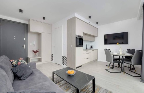 Uniescie Apartment | Chełmońskiego 1 | Tasteful Apartment | Parking