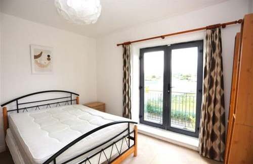 Dublin House | Cheap modern room