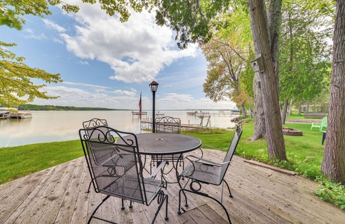 Cheboygan House | Cheboygan Home w/Private Boat Dock on Burt Lake!