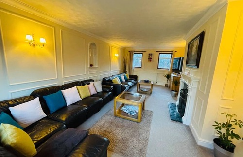St Ives House | Check our discount Executive 3 bed housen