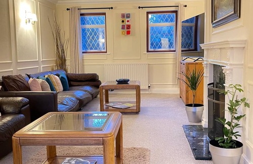 St Ives House | Check our discount Executive 3 bed housen