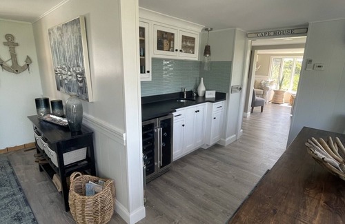 Hyannis House | Check out this Incredible location on the Cape! Walk to beaches, dining and more