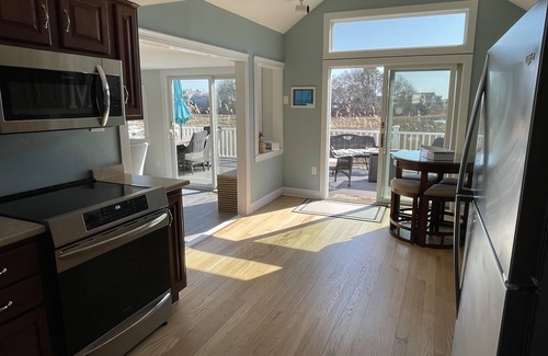 Hyannis House | Check out this Incredible location on the Cape! Walk to beaches, dining and more