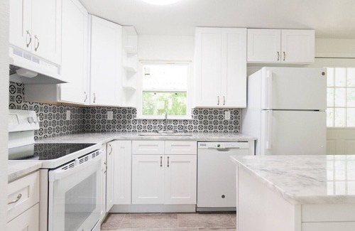Mount Ida House | Checkout our lower back to school rates for August