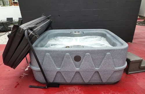 Downtown Baltimore House | Cheerful 1 bedroom, BASEMENT ONLY, fridge, microwave, private entrance.