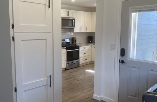 Lynden House | Cheerful 1 Bedroom House in the Middle of Town