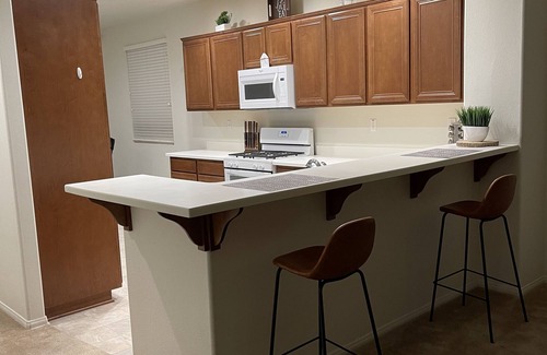 Victorville House | Cheerful 1 bedroom home with hot tub