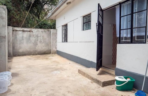Nairobi Villa | Cheerful 2-bed cottage on forest edge.
