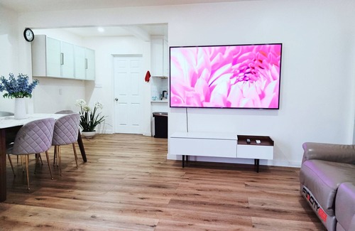 Monterey Park House | Cheerful 2-Bedroom house close to DTLA