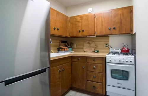 East San Roque Cottage | Cheerful 2 bedroom 2 bath Cottage with fireplace