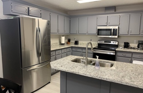 Mount Berry Condo | Cheerful 2 Bedroom 2 Bath Duplex in West Rome GA