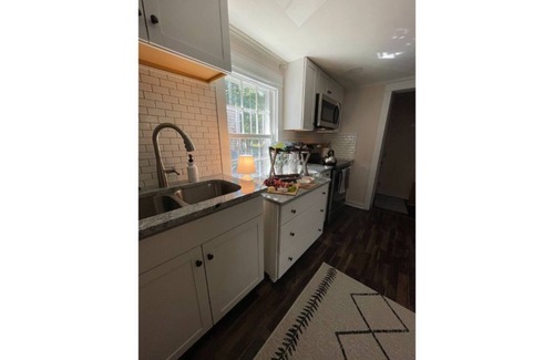 Edenton House | Cheerful 2-bedroom Edenton bungalow getaway