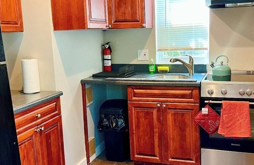 Ronkonkoma House | Cheerful 2 bedroom house with free parking