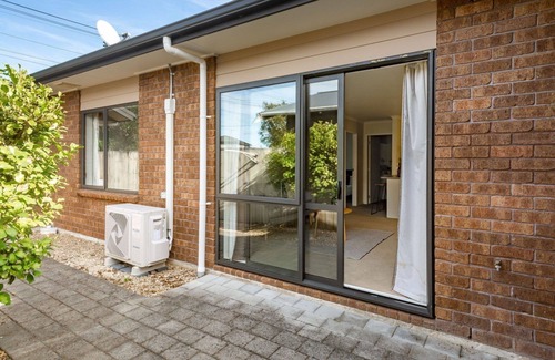 Frankton House | Cheerful 2 Bedroom House in Hamilton Central
