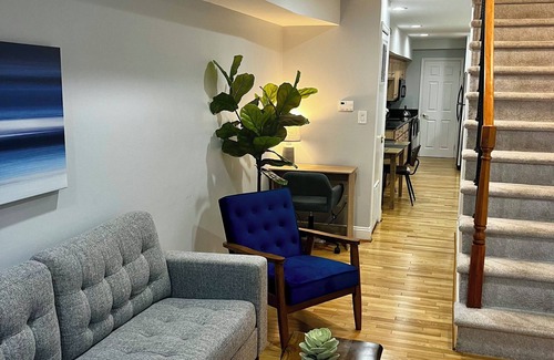 Canton House | Cheerful 2-bedroom row house with rooftop deck!