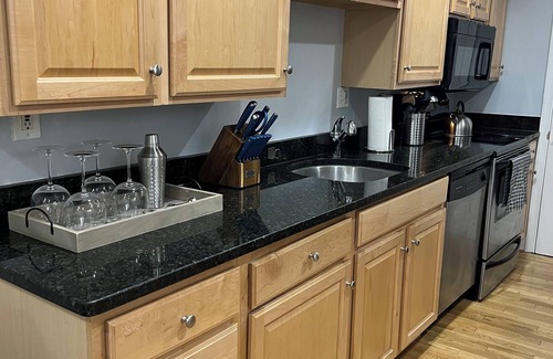 Canton House | Cheerful 2-bedroom row house with rooftop deck!