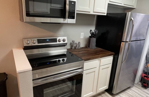 Baseline Sub House | Cheerful 2 bedroom townhouse across street from CU