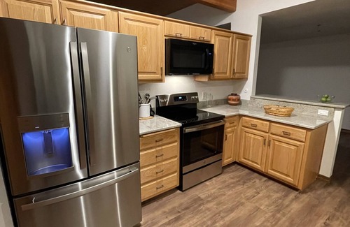 Tramway Terrace House | Cheerful 2-bedroom Northeast Albuquerque home