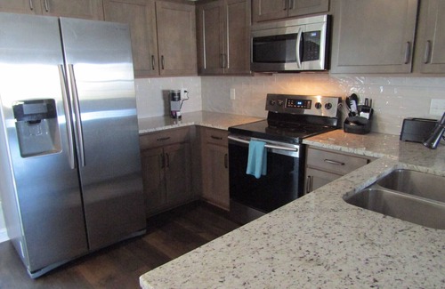 Clarksville House | Cheerful 2-Bedroom Townhouse with Pool