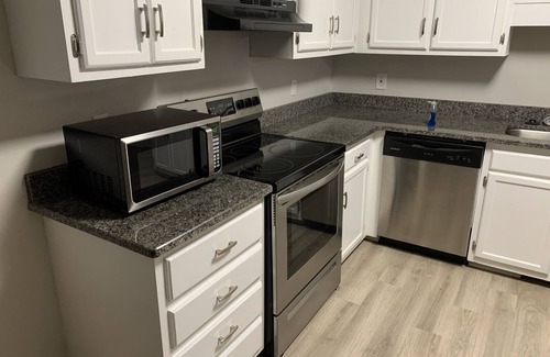 Tallahassee House | Cheerful 2-bedroom Easy Street Townhouse