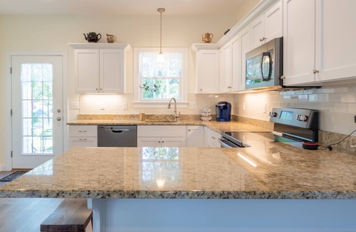 Arundel House | Cheerful 2 Bedroom Vacation Home with Pool!